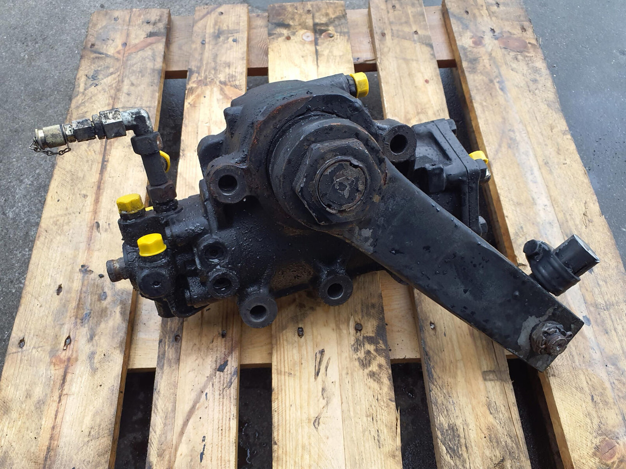 Liebherr LTM 1060-2 steering gear - Steering gear for Mobile crane: picture 4 Liebherr LTM 1060-2 steering gear - Steering gear for Mobile crane: picture 4