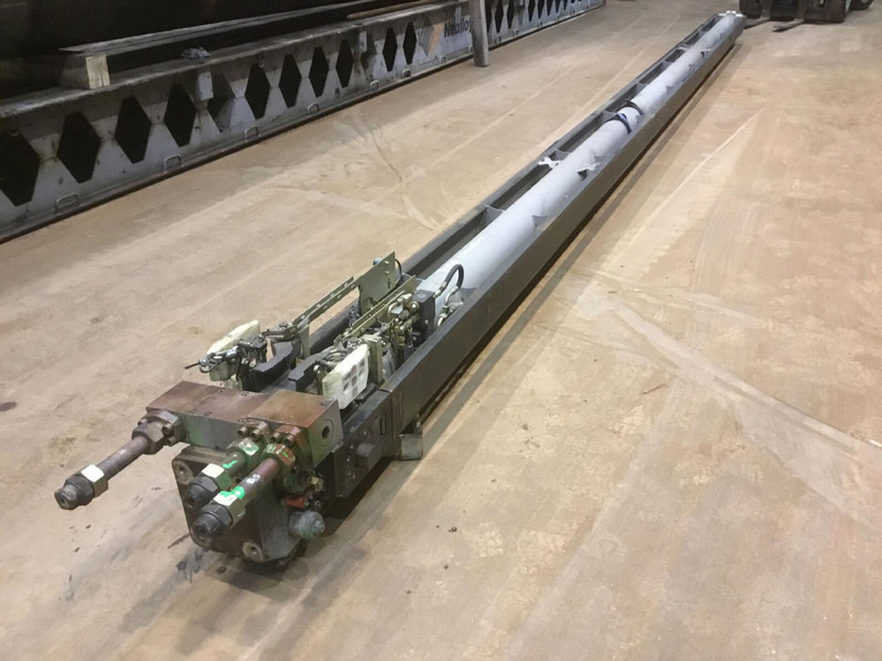 Liebherr LTM 1060-2 telescopic cylinder - Hydraulic cylinder for Crane: picture 1 Liebherr LTM 1060-2 telescopic cylinder - Hydraulic cylinder for Crane: picture 1