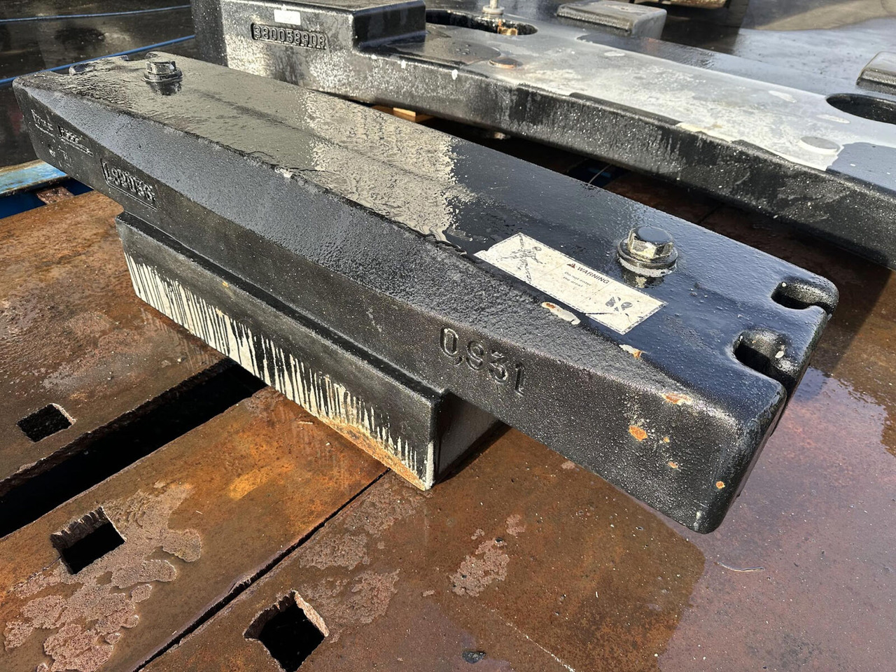 Liebherr LTM 1100-5.2 Counterweight 0,93 ton - Counterweight for Mobile crane: picture 3 Liebherr LTM 1100-5.2 Counterweight 0,93 ton - Counterweight for Mobile crane: picture 3