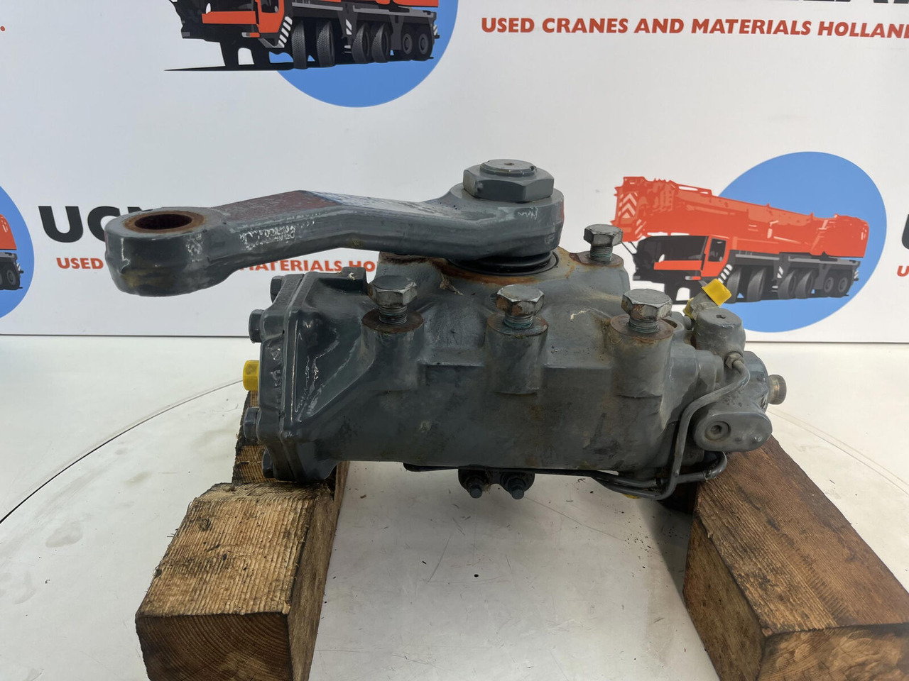 Liebherr LTM 1130-5.1 steering box - Steering gear for Mobile crane: picture 3 Liebherr LTM 1130-5.1 steering box - Steering gear for Mobile crane: picture 3