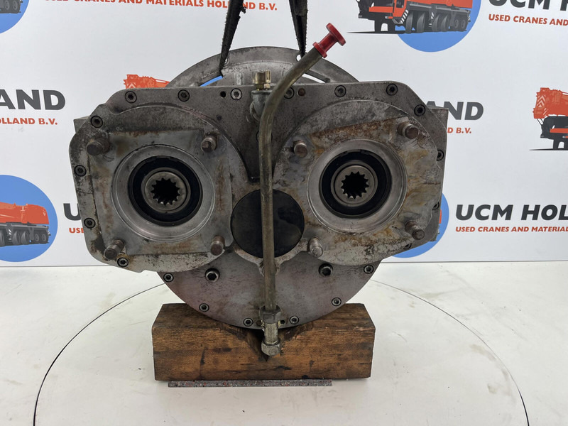 Liebherr LTM 1200/1 Distributor gearbox with coupling - Gearbox for Crane: picture 3 Liebherr LTM 1200/1 Distributor gearbox with coupling - Gearbox for Crane: picture 3