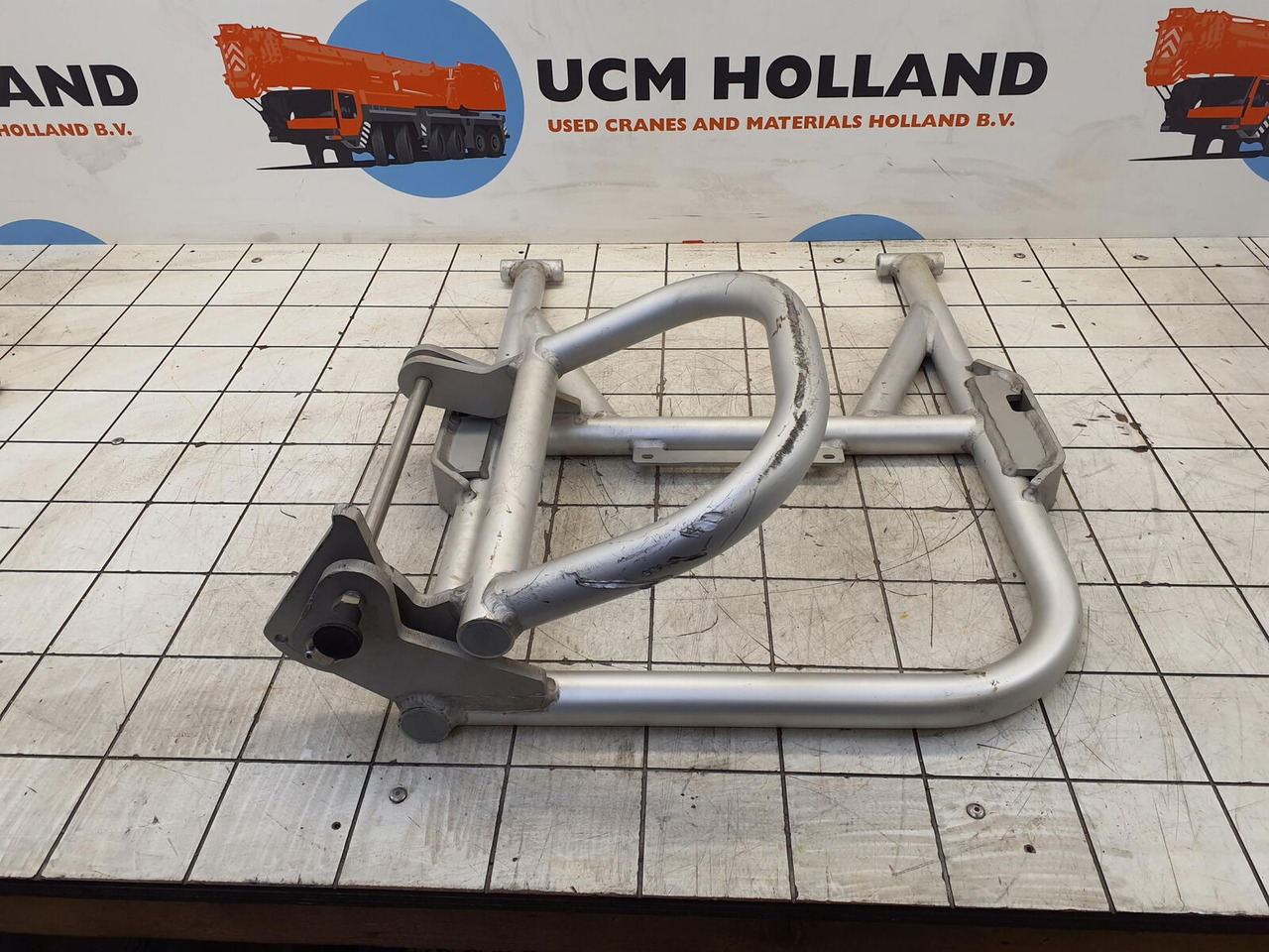 Liebherr LTM 1250-5.1 guard railing 40X500X760 - Body and exterior for Mobile crane: picture 4 Liebherr LTM 1250-5.1 guard railing 40X500X760 - Body and exterior for Mobile crane: picture 4