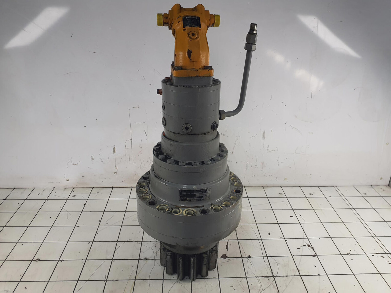 Liebherr LTM 1300 slew gear with motor - Swing motor for Mobile crane: picture 3 Liebherr LTM 1300 slew gear with motor - Swing motor for Mobile crane: picture 3