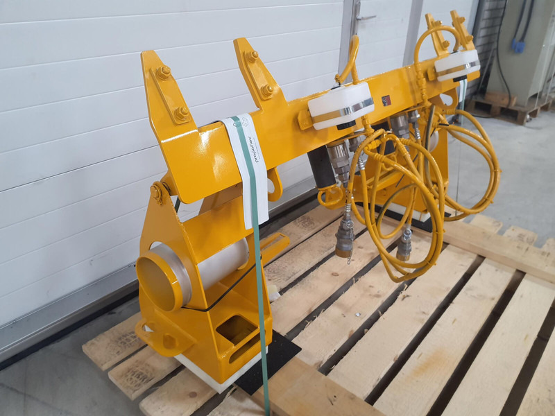 Liebherr LTM 1750-9.1 Luffing cylinder lifting device rear - Body and exterior for Crane: picture 2 Liebherr LTM 1750-9.1 Luffing cylinder lifting device rear - Body and exterior for Crane: picture 2