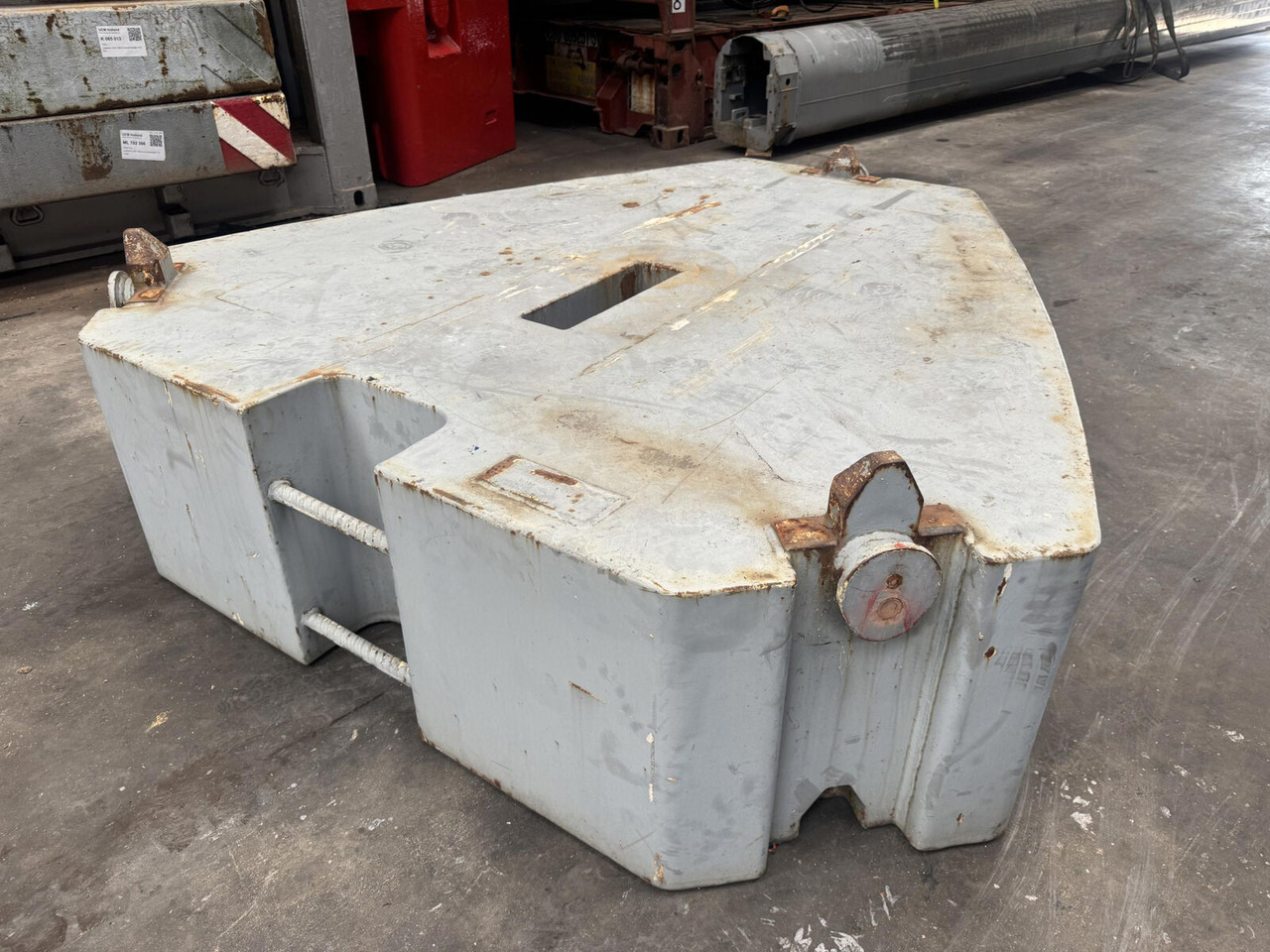 Liebherr LTM /LR counterweight 10T - Counterweight for Mobile crane: picture 4 Liebherr LTM /LR counterweight 10T - Counterweight for Mobile crane: picture 4