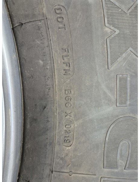 Liebherr Wheel 445/95R25 10 12 1p - Wheels and tires for Crane: picture 4 Liebherr Wheel 445/95R25 10 12 1p - Wheels and tires for Crane: picture 4