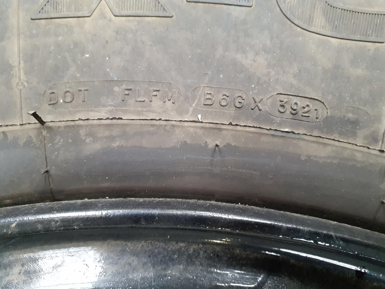 Liebherr Wheel 445/95R25 10 12 1p - Wheel and tire package for Crane: picture 3 Liebherr Wheel 445/95R25 10 12 1p - Wheel and tire package for Crane: picture 3