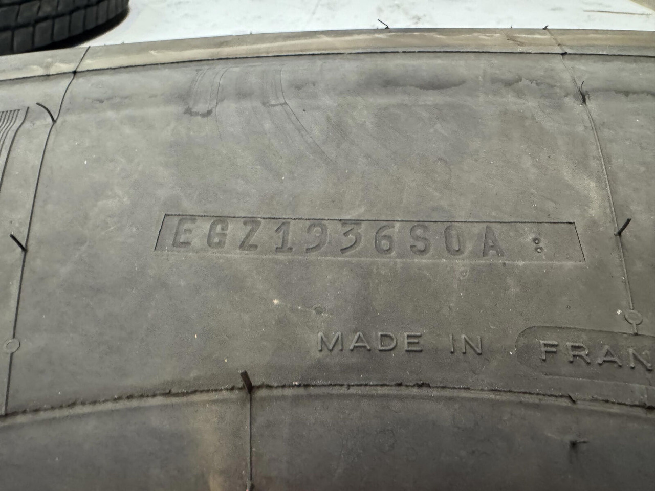 Liebherr Wheel 445/95R25 10 12 1p - Wheel and tire package for Crane: picture 4 Liebherr Wheel 445/95R25 10 12 1p - Wheel and tire package for Crane: picture 4