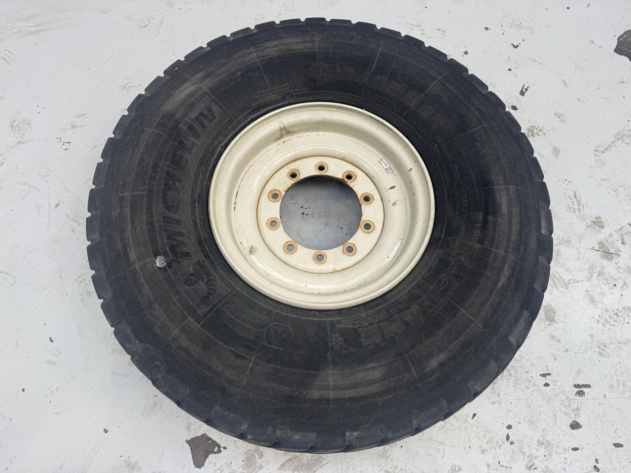 Michelin Wheel 445/95R25 10 12 1p - Wheel and tire package for Crane: picture 1 Michelin Wheel 445/95R25 10 12 1p - Wheel and tire package for Crane: picture 1