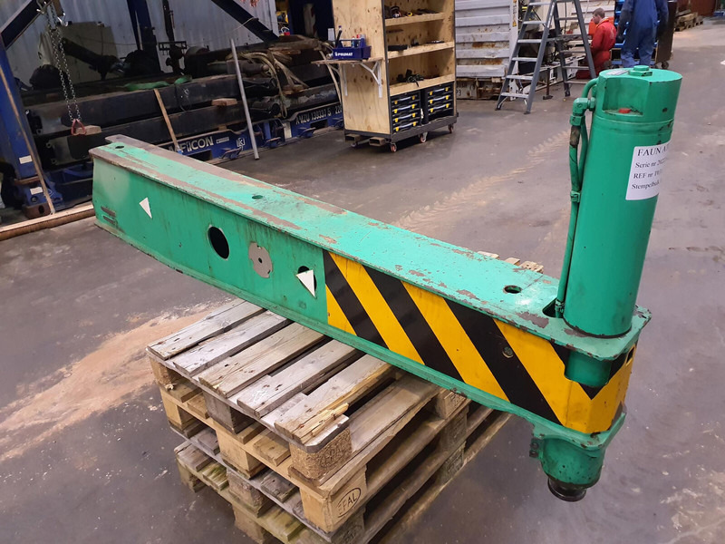 Faun ATF 60-3 outrigger beam rear with support cylinder - Spare parts for Crane: picture 1 Faun ATF 60-3 outrigger beam rear with support cylinder - Spare parts for Crane: picture 1