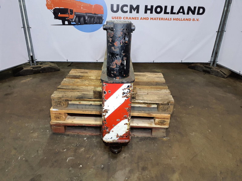 Krupp KMK 3045 outrigger beam complete - Spare parts for Crane: picture 5 Krupp KMK 3045 outrigger beam complete - Spare parts for Crane: picture 5