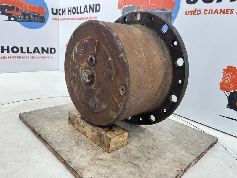 Krupp KMK 8350 planetary gear 22-25-74-40-4pl-H185-46 - Spare parts for Crane: picture 2 Krupp KMK 8350 planetary gear 22-25-74-40-4pl-H185-46 - Spare parts for Crane: picture 2
