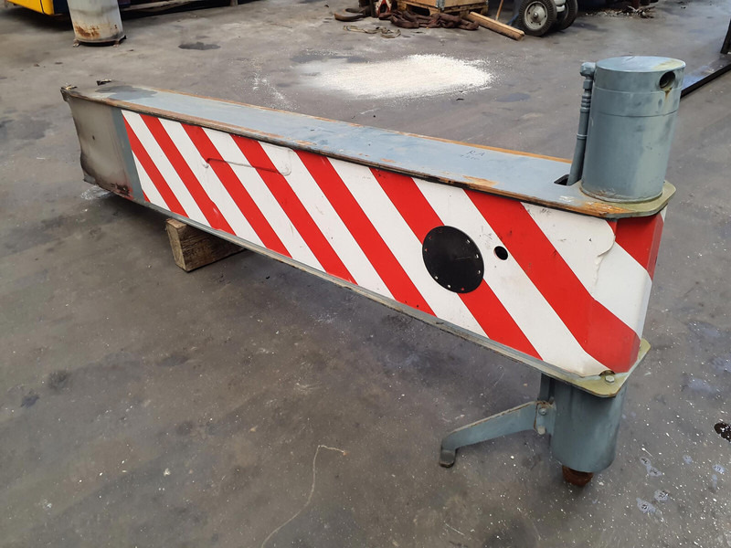 Liebherr LTM 1070-4.1 outrigger beam complete rear - Spare parts for Crane: picture 1 Liebherr LTM 1070-4.1 outrigger beam complete rear - Spare parts for Crane: picture 1
