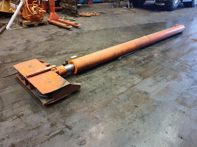 Spierings SK 598 AT5 erection cylinder - Hydraulic cylinder for Crane: picture 5 Spierings SK 598 AT5 erection cylinder - Hydraulic cylinder for Crane: picture 5