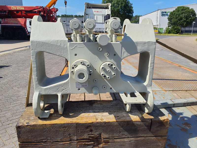 Tadano Faun AC 700 telescopic cylinder - Hydraulic cylinder for Crane: picture 3 Tadano Faun AC 700 telescopic cylinder - Hydraulic cylinder for Crane: picture 3