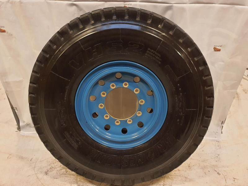 Tadano Faun Wheel 445/95R25 10 6.5 3p - Wheels and tires for Crane: picture 3 Tadano Faun Wheel 445/95R25 10 6.5 3p - Wheels and tires for Crane: picture 3