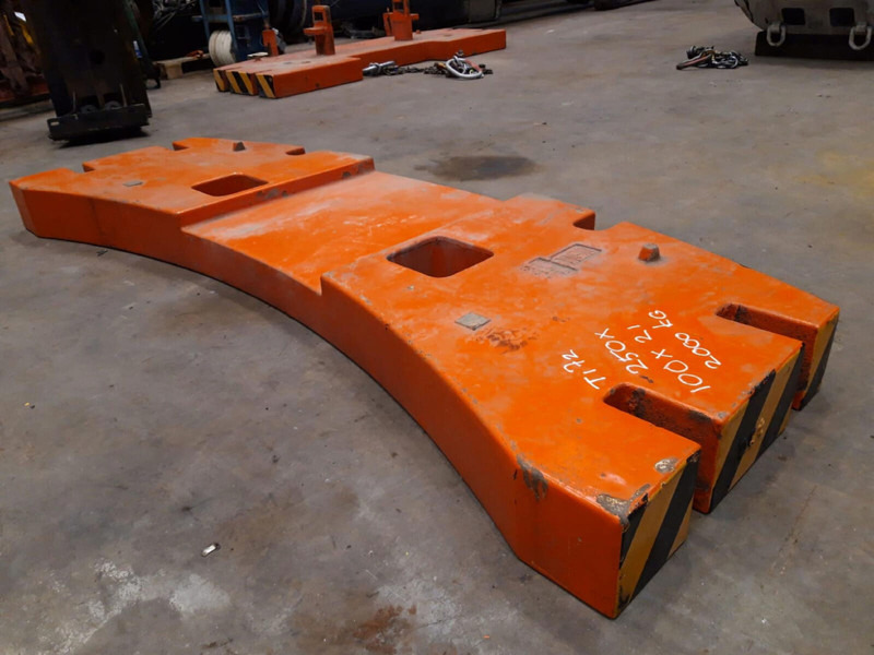 Terex AC 155 counterweight 2,0 ton - Counterweight for Construction machinery: picture 4 Terex AC 155 counterweight 2,0 ton - Counterweight for Construction machinery: picture 4