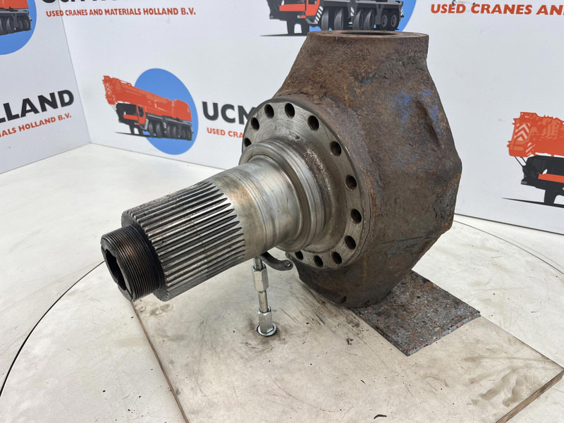 Terex AC 205 Steering knuckle 16 holes axle 4 - Steering knuckle for Crane: picture 1 Terex AC 205 Steering knuckle 16 holes axle 4 - Steering knuckle for Crane: picture 1