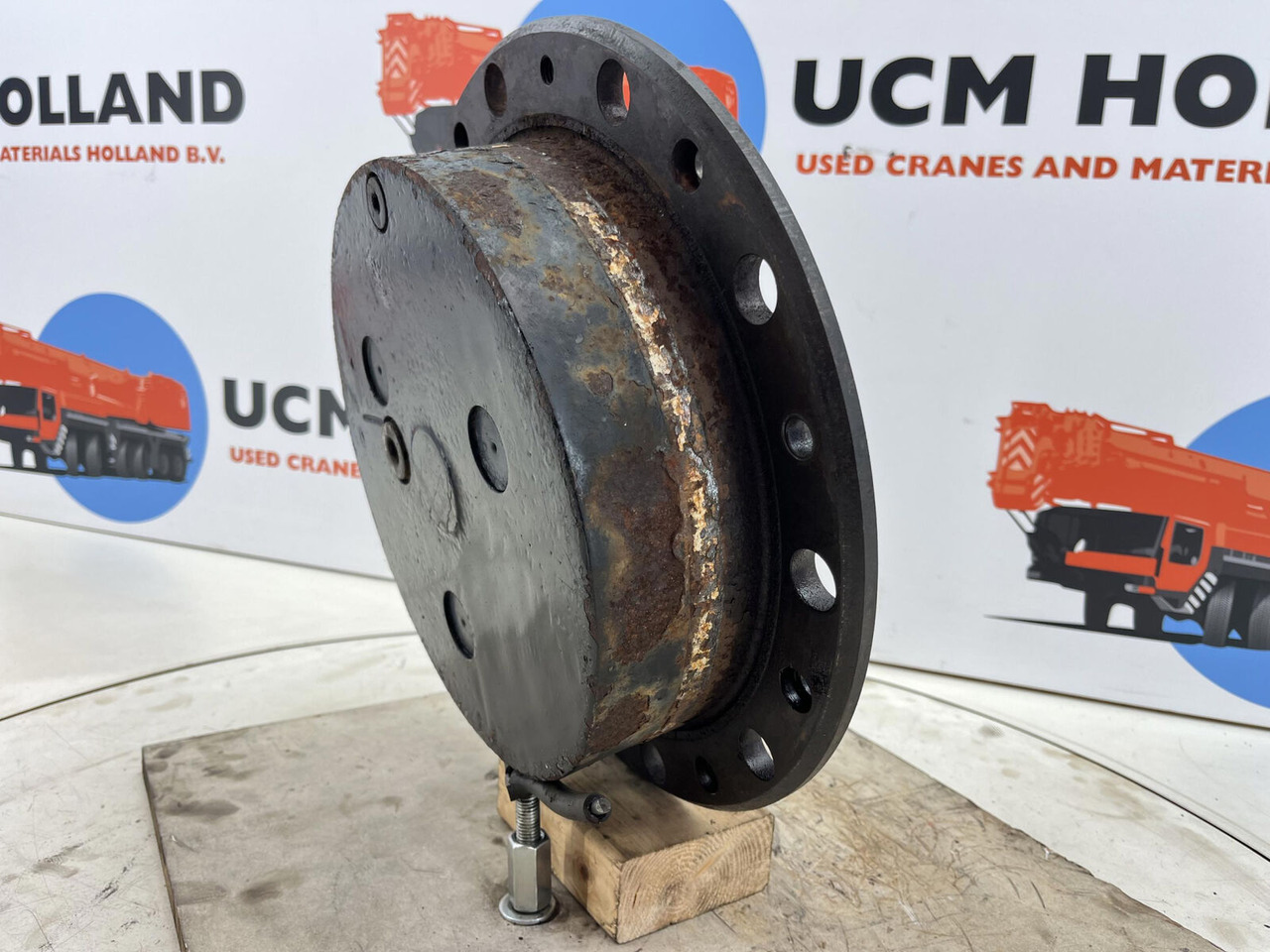 Terex AC 40-1 city planetary drive 17-24-67-32-3pl-H85-42 - Final drive for Mobile crane: picture 2 Terex AC 40-1 city planetary drive 17-24-67-32-3pl-H85-42 - Final drive for Mobile crane: picture 2