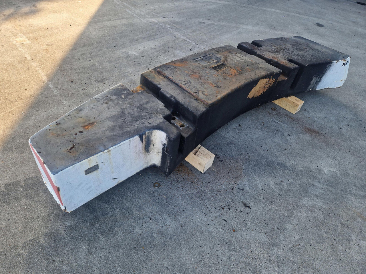 Terex AC 40 CITY counterweight 2.35T - Counterweight for Mobile crane: picture 2 Terex AC 40 CITY counterweight 2.35T - Counterweight for Mobile crane: picture 2