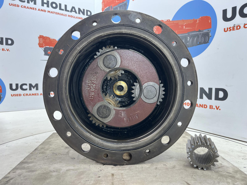 Terex AC 50 planetary gear 17-24-67-32-3pl-H135 - Suspension for Crane: picture 4 Terex AC 50 planetary gear 17-24-67-32-3pl-H135 - Suspension for Crane: picture 4