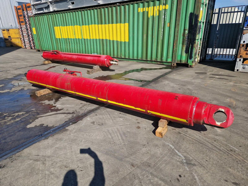 Terex AC 700 LUFFING CYLINDER right - Hydraulic cylinder for Crane: picture 1 Terex AC 700 LUFFING CYLINDER right - Hydraulic cylinder for Crane: picture 1
