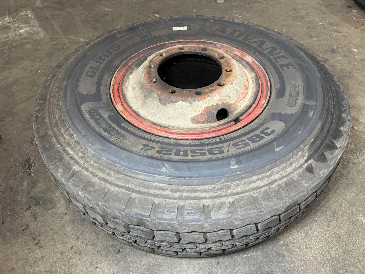 Wheel 385/95/R24 10 +5.0 3p - Wheel and tire package: picture 2 Wheel 385/95/R24 10 +5.0 3p - Wheel and tire package: picture 2