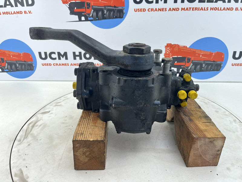 ZF LTM 1070 4.2 Steering box - Steering column for Crane: picture 3 ZF LTM 1070 4.2 Steering box - Steering column for Crane: picture 3