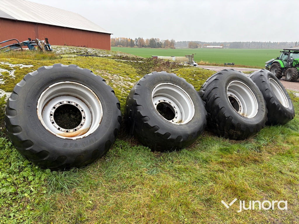 Däck - Trelleborg Twin 428 med fälg - Tire: picture 1 Däck - Trelleborg Twin 428 med fälg - Tire: picture 1
