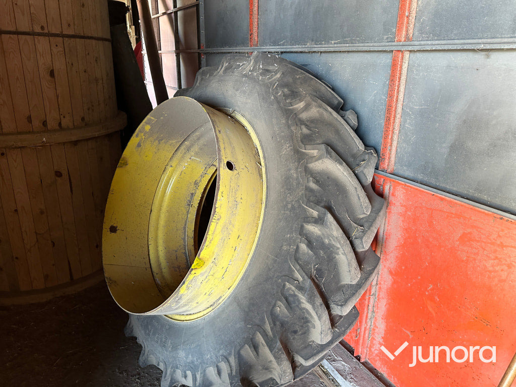 Dubbelmontage - Wheel and tire package for Construction machinery: picture 4 Dubbelmontage - Wheel and tire package for Construction machinery: picture 4
