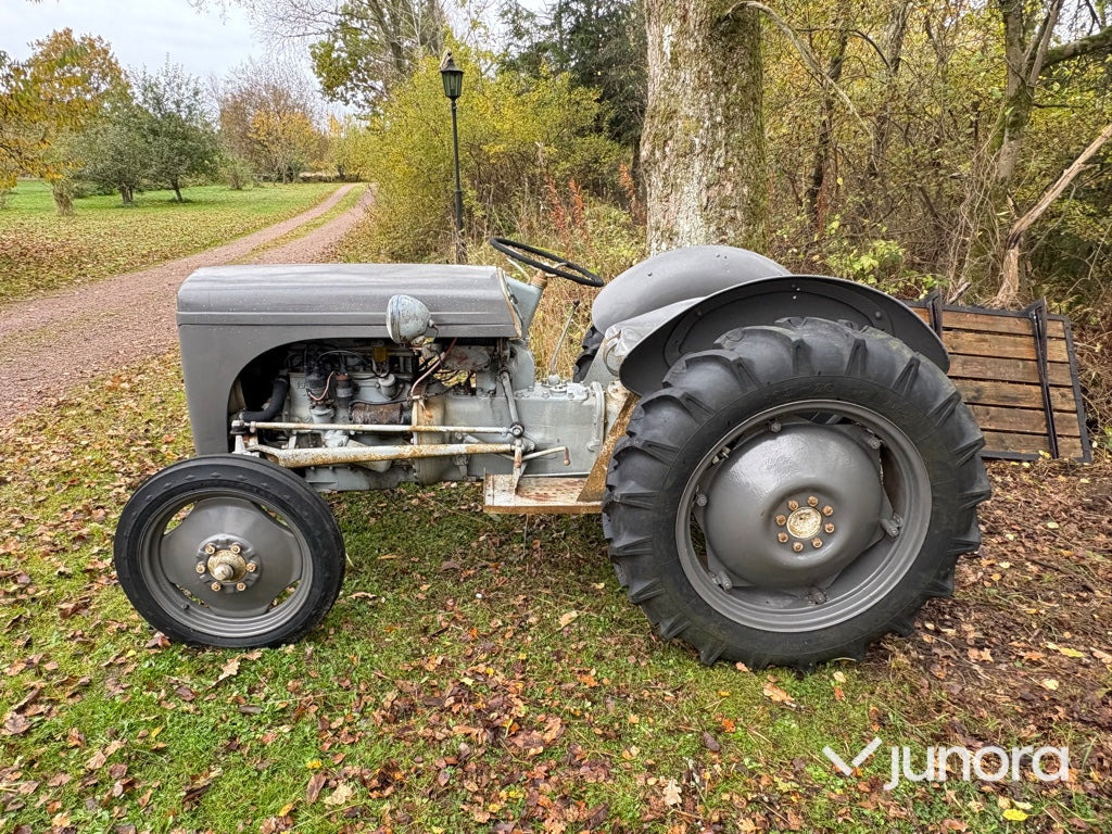Grolle Massey Fergusson - Farm tractor: picture 3 Grolle Massey Fergusson - Farm tractor: picture 3