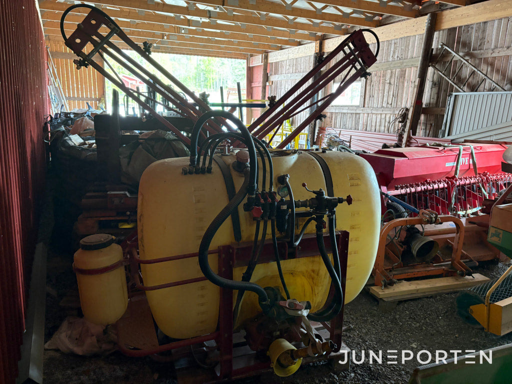 Hardi Växtskyddsspruta 1301 NK 800 - 12 SB - Tractor mounted sprayer: picture 2 Hardi Växtskyddsspruta 1301 NK 800 - 12 SB - Tractor mounted sprayer: picture 2