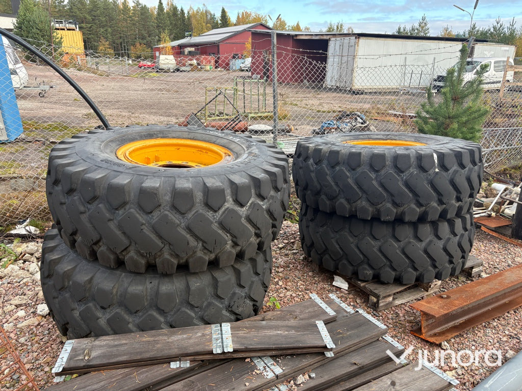 Lastmaskinsdäck - Loadmaster 20.5-25 4st - Wheel and tire package for Truck: picture 5 Lastmaskinsdäck - Loadmaster 20.5-25 4st - Wheel and tire package for Truck: picture 5