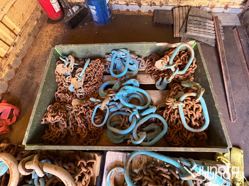 Lyftkättingar - Med container - Construction equipment: picture 2 Lyftkättingar - Med container - Construction equipment: picture 2