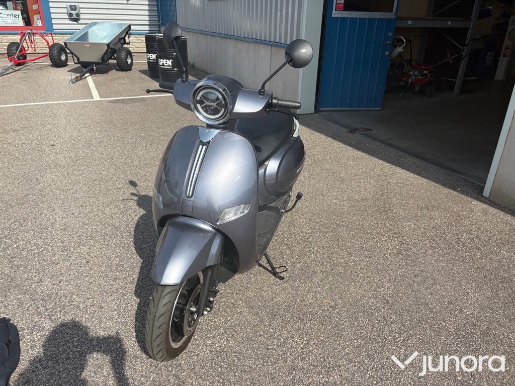 NY! Yadea C-Lucky EL EU-moped - Motorcycle: picture 4 NY! Yadea C-Lucky EL EU-moped - Motorcycle: picture 4