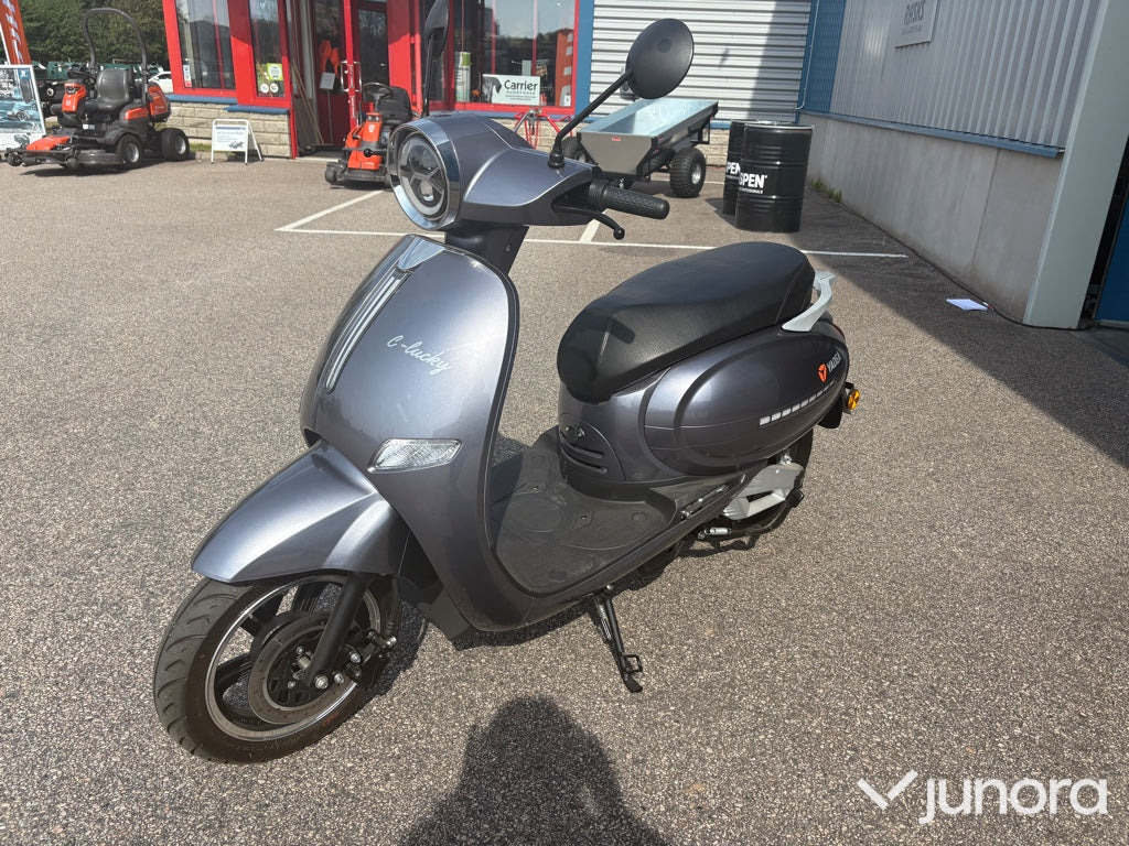 NY! Yadea C-Lucky EL EU-moped - Motorcycle: picture 5 NY! Yadea C-Lucky EL EU-moped - Motorcycle: picture 5