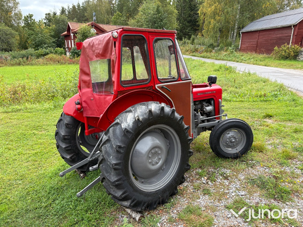 Nyrenoverad Massey Ferguson 35-X - Farm tractor: picture 3 Nyrenoverad Massey Ferguson 35-X - Farm tractor: picture 3