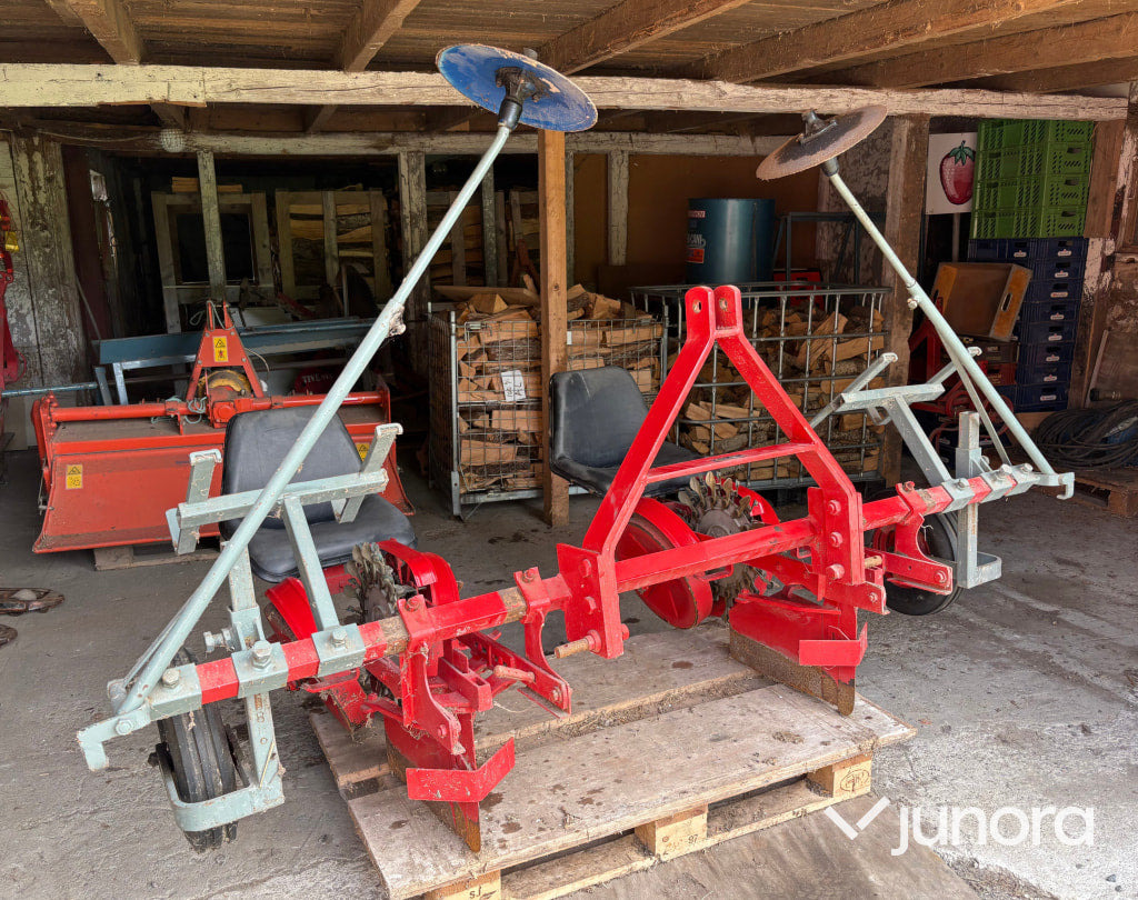 Planteringsmaskin - Sowing equipment: picture 1 Planteringsmaskin - Sowing equipment: picture 1