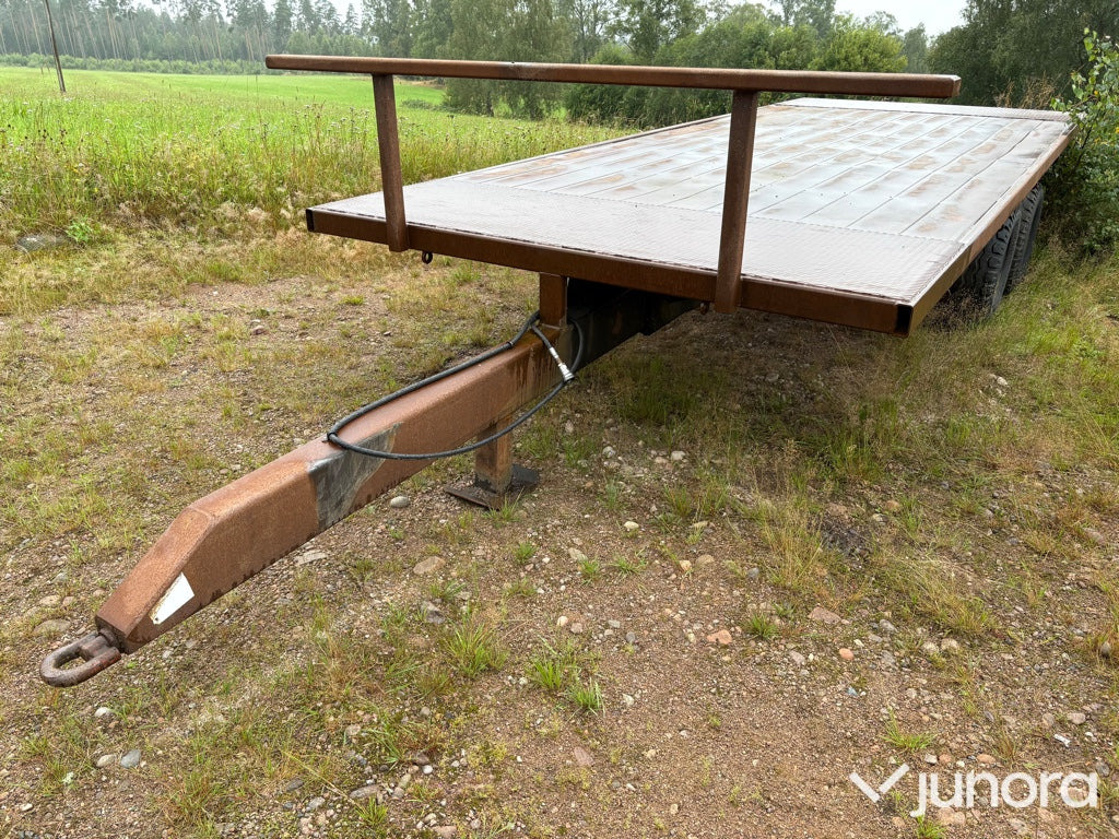 Rundbalsvagn boogie med broms - Farm platform trailer: picture 1 Rundbalsvagn boogie med broms - Farm platform trailer: picture 1