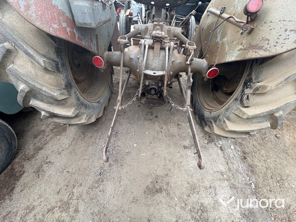 Traktor - Massey Ferguson, Grolle - Farm tractor: picture 4 Traktor - Massey Ferguson, Grolle - Farm tractor: picture 4