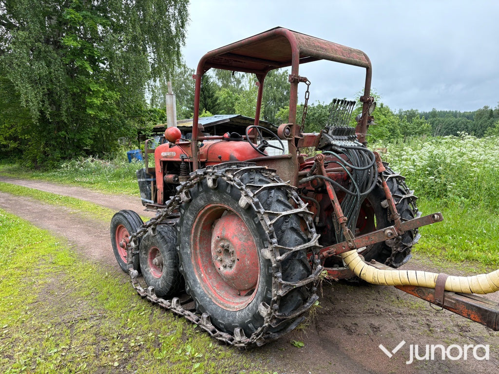 Traktor Nuffield Universal 3DL - Farm tractor: picture 5 Traktor Nuffield Universal 3DL - Farm tractor: picture 5