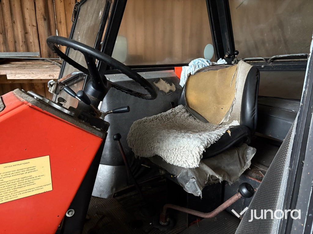 Farm tractor Traktor - Ursus 385 DE LUXE: picture 13 Farm tractor Traktor - Ursus 385 DE LUXE: picture 13