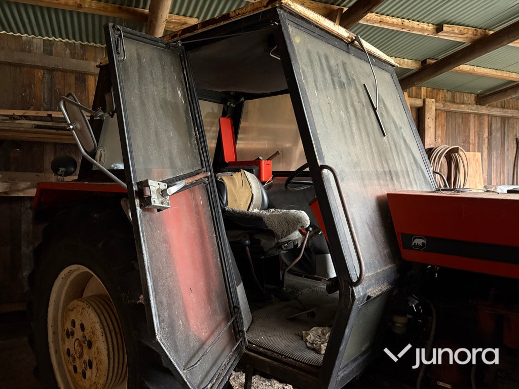 Farm tractor Traktor - Ursus 385 DE LUXE: picture 11 Farm tractor Traktor - Ursus 385 DE LUXE: picture 11