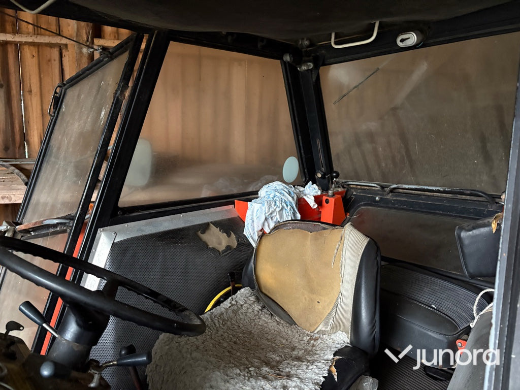 Farm tractor Traktor - Ursus 385 DE LUXE: picture 14 Farm tractor Traktor - Ursus 385 DE LUXE: picture 14