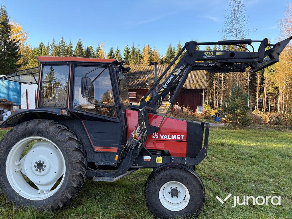 Traktor - Valmet 305 - Farm tractor: picture 3 Traktor - Valmet 305 - Farm tractor: picture 3