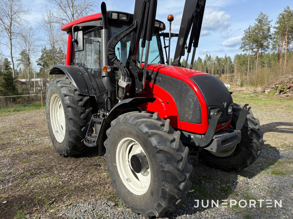Valtra N101 - Farm tractor: picture 4 Valtra N101 - Farm tractor: picture 4