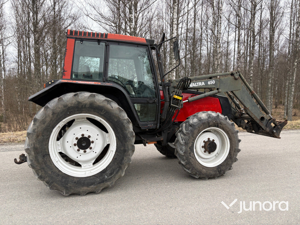 Valtra Valmet 6200 - Farm tractor: picture 2 Valtra Valmet 6200 - Farm tractor: picture 2