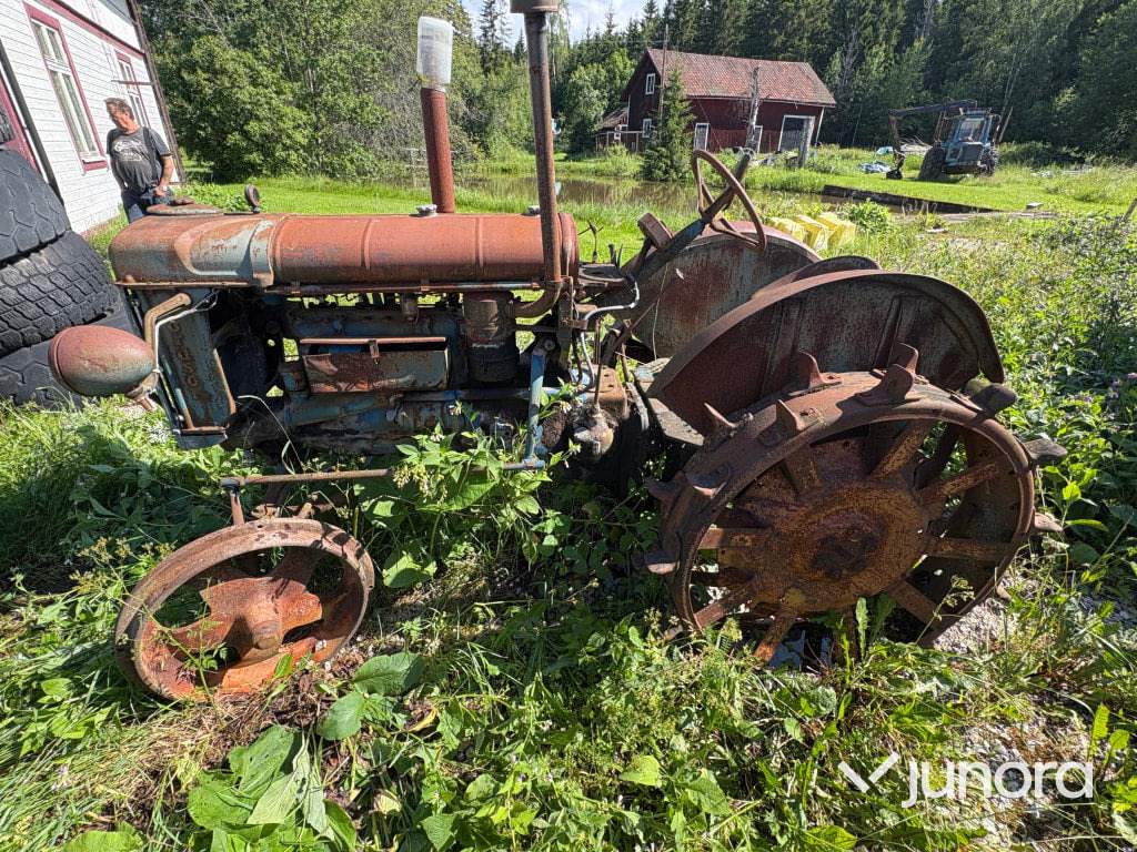 Veterantraktor Fordson Major - Farm tractor: picture 2 Veterantraktor Fordson Major - Farm tractor: picture 2