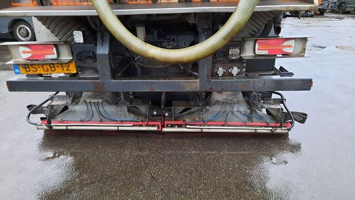 Road sweeper VOLVO M9 4x2R + Johnston Beam VX800 Road Cleaner: picture 12