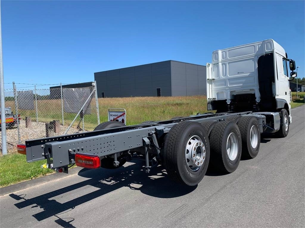 DAF XF 430 FAW 8x4*4 Tridem - Skip loader truck: picture 3 DAF XF 430 FAW 8x4*4 Tridem - Skip loader truck: picture 3